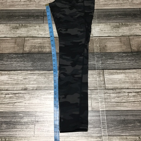 J Jill Fit Performance Leggings Camo Crop Women’s XS Black Gray (Inseam 25) - Picture 2 of 10